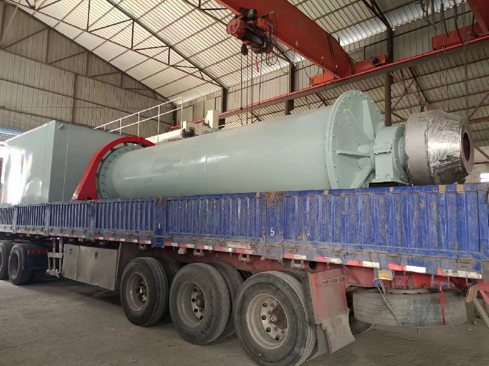 Horizontal rod sand grinder